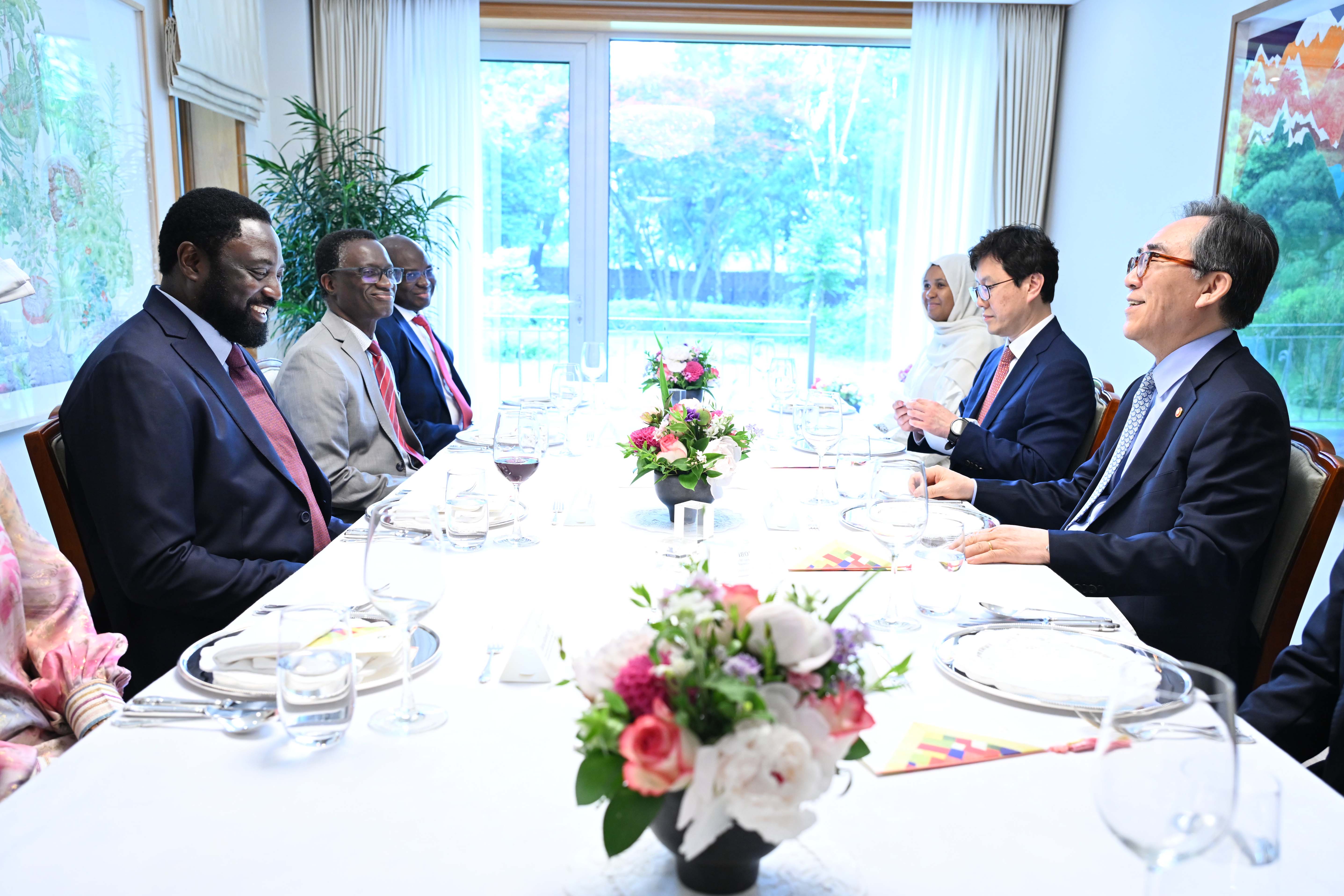 조태열 장관, 한-감비아 외교장관 오찬회담 개최